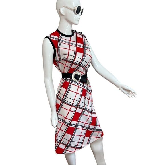 Vintage 1960s Mod Red Black Geometric Print Side Button Accent Shift Dress - Picture 8 of 15